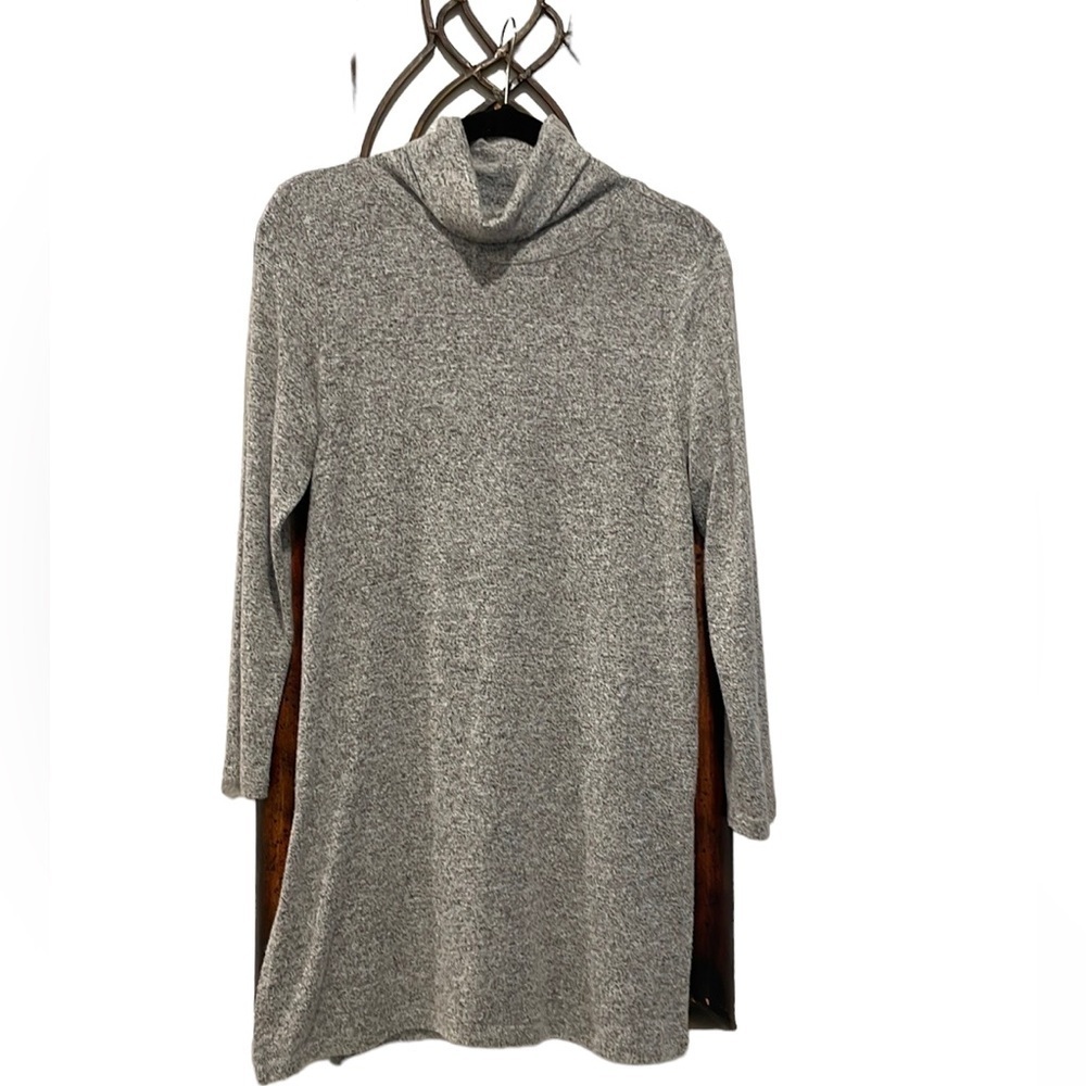Old Navy Women’s Tunic Sweater Size Medium